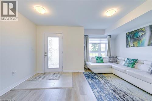 51 Sparrow Avenue Unit# 90, Cambridge, ON - Indoor Photo Showing Living Room