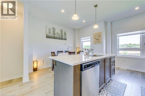 51 Sparrow Avenue Unit# 90, Cambridge, ON - Indoor Photo Showing Kitchen