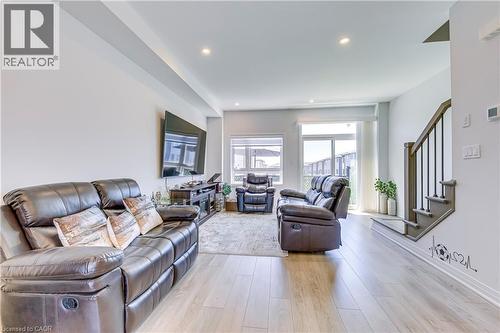 51 Sparrow Avenue Unit# 90, Cambridge, ON - Indoor Photo Showing Living Room