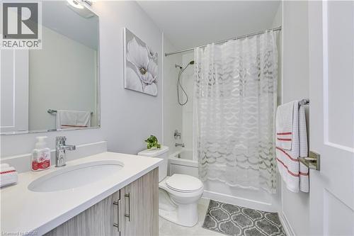 51 Sparrow Avenue Unit# 90, Cambridge, ON - Indoor Photo Showing Bathroom