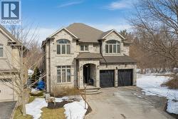 211 TOLLGATE Drive  Ancaster, ON L9G 5C8