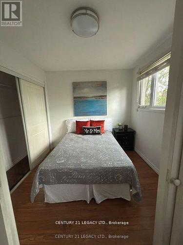 795 Barton Street, Hamilton, ON - Indoor Photo Showing Bedroom