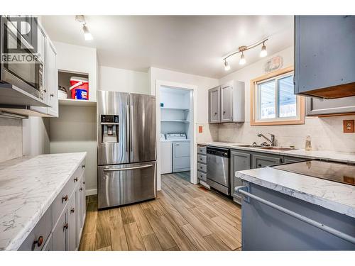 494 Killarney Way, Vernon, BC - Indoor Photo Showing Kitchen
