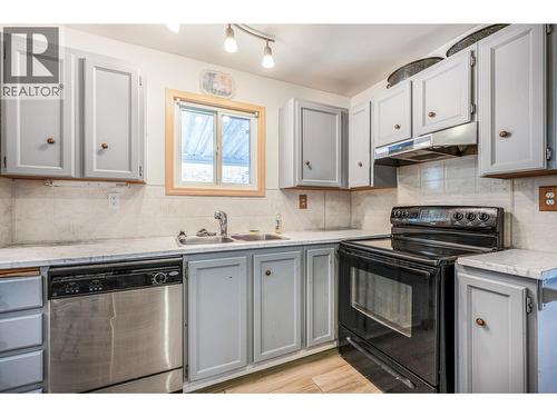 494 Killarney Way, Vernon, BC - Indoor Photo Showing Kitchen With Double Sink