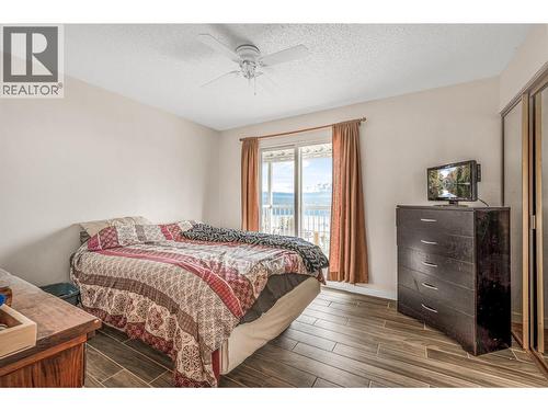 494 Killarney Way, Vernon, BC - Indoor Photo Showing Bedroom