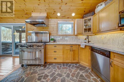 587 Centre Road, Mckellar, ON - Indoor Photo Showing Kitchen