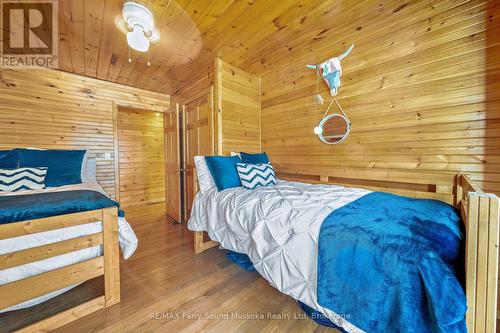 587 Centre Road, Mckellar, ON - Indoor Photo Showing Bedroom