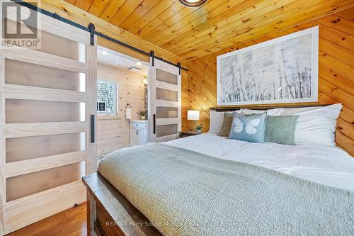 587 Centre Road, Mckellar, ON - Indoor Photo Showing Bedroom
