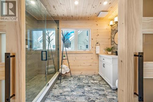 587 Centre Road, Mckellar, ON - Indoor Photo Showing Other Room