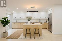 5467 BULLRUSH DRIVE  Mississauga, ON L5V 1Z1