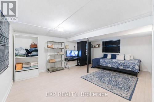 16 Ainslie Avenue, Hamilton, ON - Indoor Photo Showing Bedroom