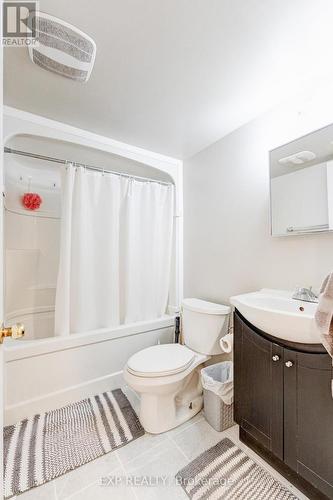 16 Ainslie Avenue, Hamilton, ON - Indoor Photo Showing Bathroom