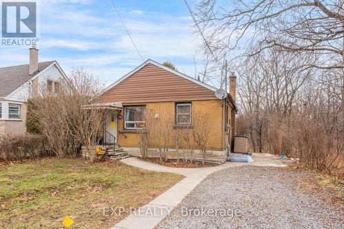 16 Ainslie Avenue, Hamilton, ON - Outdoor