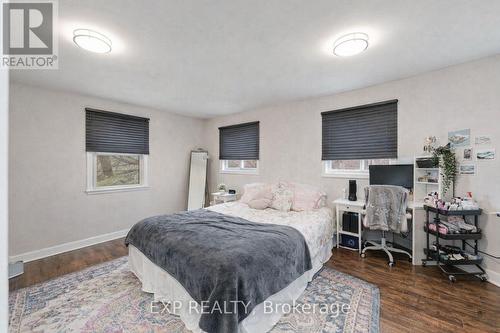 16 Ainslie Avenue, Hamilton, ON - Indoor Photo Showing Bedroom