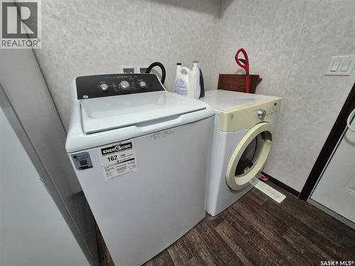 151 2Nd Avenue, Bengough, SK - Indoor Photo Showing Laundry Room