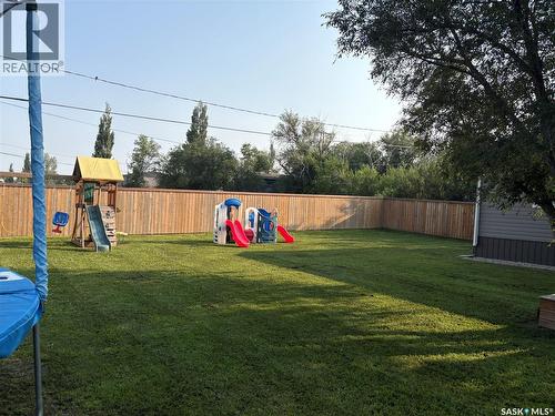 151 2Nd Avenue, Bengough, SK - Outdoor With Backyard
