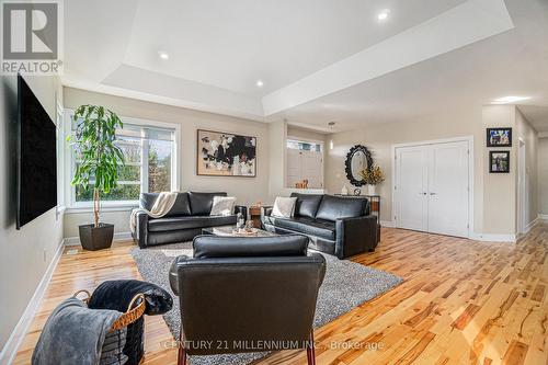 6470 Apple Orchard Road, Ottawa, ON - Indoor Photo Showing Living Room