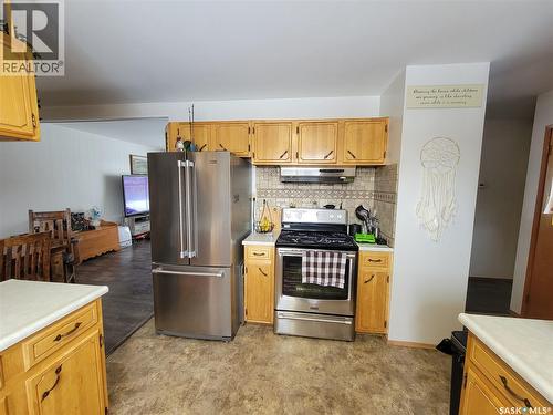 102 Jubilee Bay, Unity, SK - Indoor Photo Showing Kitchen