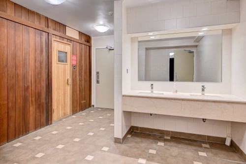 Sauna - 1502-5500 Av. Macdonald, Côte-Saint-Luc, QC - Indoor Photo Showing Bathroom