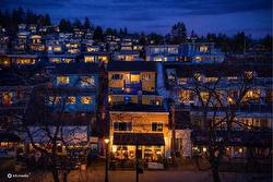 15517 MARINE DRIVE  White Rock, BC V4B 1C9