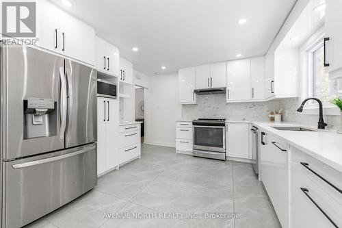 2007 Tawney Road, Ottawa, ON - Indoor Photo Showing Kitchen With Upgraded Kitchen