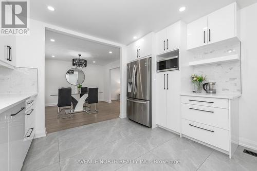 2007 Tawney Road, Ottawa, ON - Indoor Photo Showing Kitchen With Upgraded Kitchen