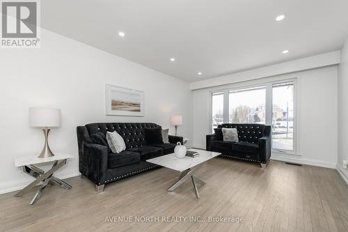 2007 Tawney Road, Ottawa, ON - Indoor Photo Showing Living Room