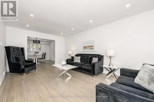 2007 Tawney Road, Ottawa, ON - Indoor Photo Showing Living Room