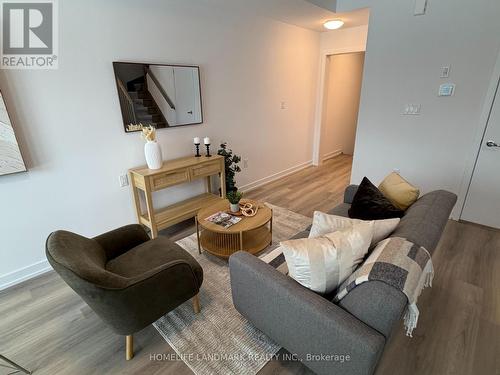 209 - 3 Bancroft Lane, Richmond Hill, ON - Indoor Photo Showing Other Room