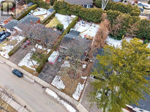 399 Pepper Drive, Burlington, ON - Outdoor