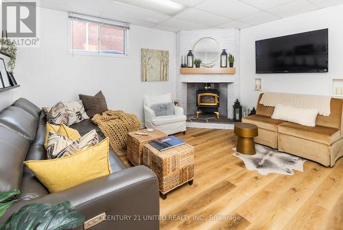 1455 Glenforest Crescent, Peterborough (Monaghan Ward 2), ON - Indoor Photo Showing Living Room With Fireplace