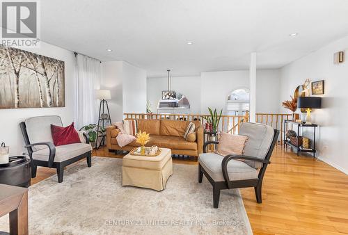 1455 Glenforest Crescent, Peterborough (Monaghan Ward 2), ON - Indoor Photo Showing Living Room