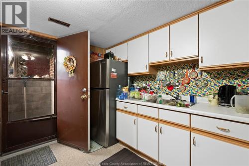 9606 Avery Lane, Windsor, ON - Indoor Photo Showing Other Room