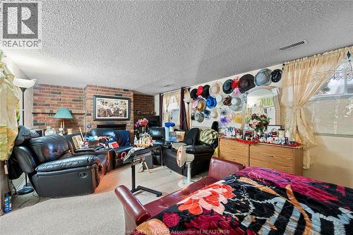 9606 Avery Lane, Windsor, ON - Indoor