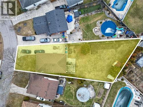 9606 Avery Lane, Windsor, ON - 