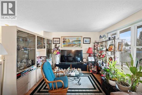 9606 Avery Lane, Windsor, ON - Indoor