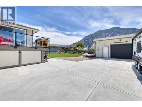 617 2Nd Avenue, Keremeos, BC - Outdoor
