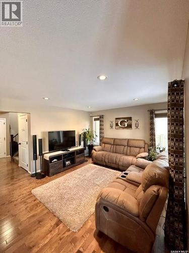 5245 Canuck Crescent, Regina, SK - Indoor Photo Showing Living Room