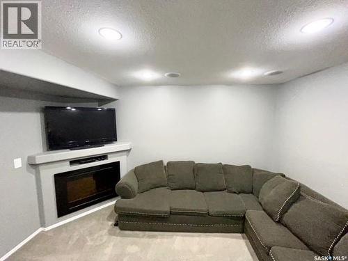 5245 Canuck Crescent, Regina, SK - Indoor