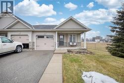 1 SUNNYDALE Court  Smithville, ON L0R 2A0