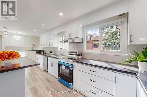 2203 Council Ring Road, Mississauga, ON - Indoor Photo Showing Kitchen