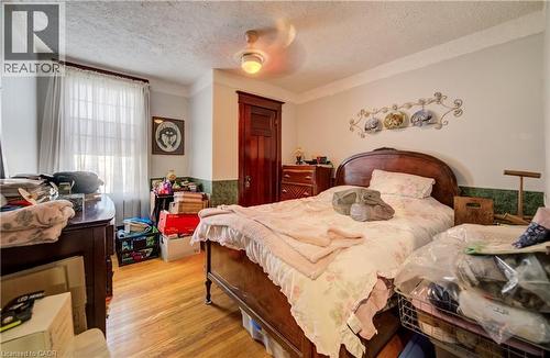 12 Leinster Avenue S, Hamilton, ON - Indoor Photo Showing Bedroom
