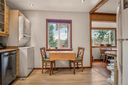 212 Albion Cres, Ucluelet, BC 