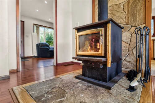 212 Albion Cres, Ucluelet, BC 