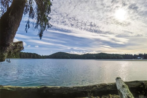 212 Albion Cres, Ucluelet, BC 