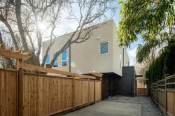 2-920 Island Rd  Oak Bay, BC V8S 2T9