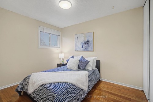 4317 Sugarbush Road, Mississauga, ON - Indoor Photo Showing Bedroom