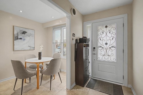 4317 Sugarbush Road, Mississauga, ON - Indoor Photo Showing Dining Room
