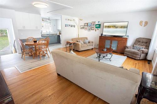 30 Devonshire Ave, Pinawa, MB 