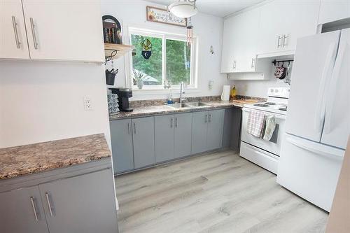 30 Devonshire Ave, Pinawa, MB 